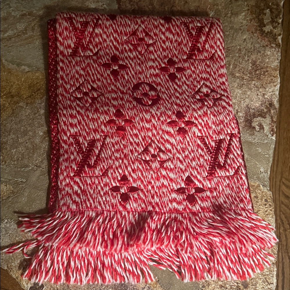 Louis Vuitton Red and White Logo Scarf - Picture 7 of 11